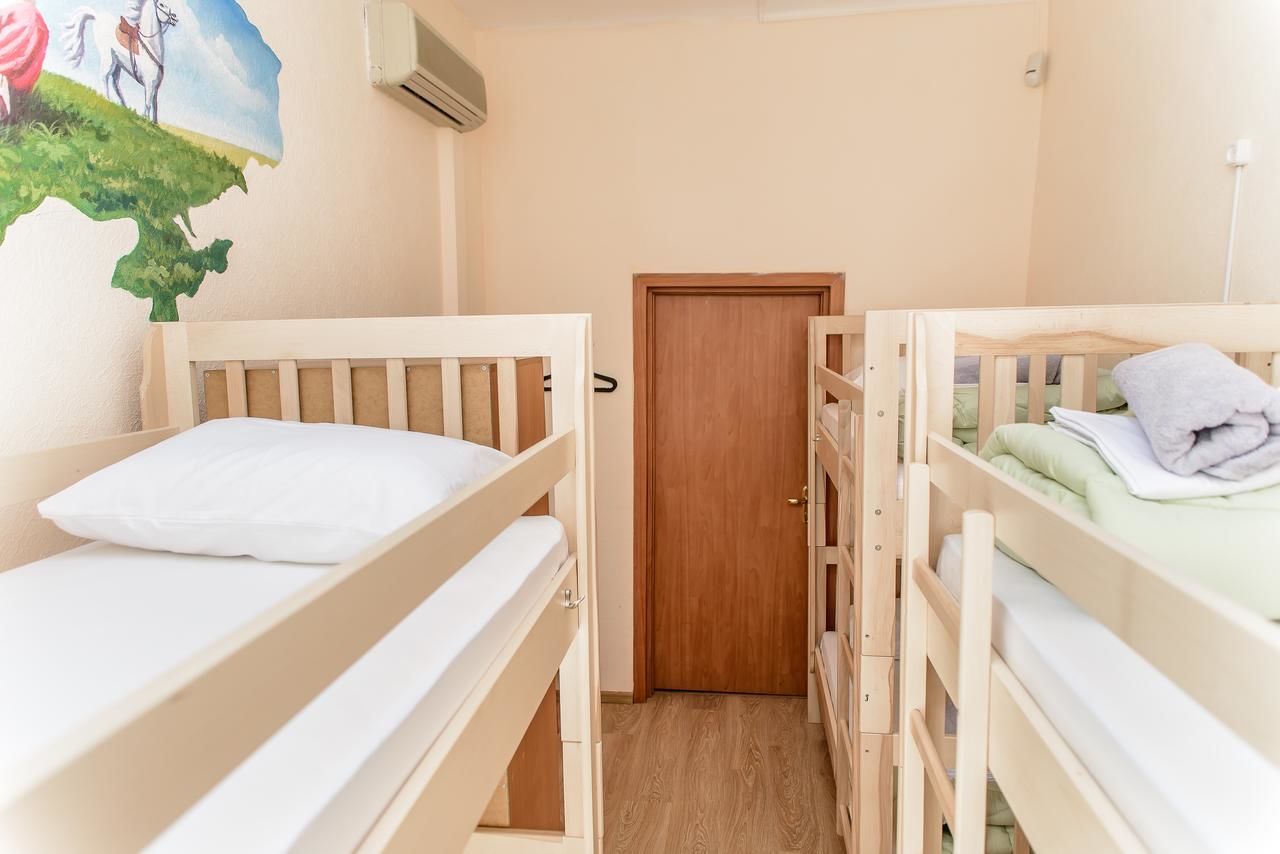 Хостелы Globus Lipki Hostel Киев-4