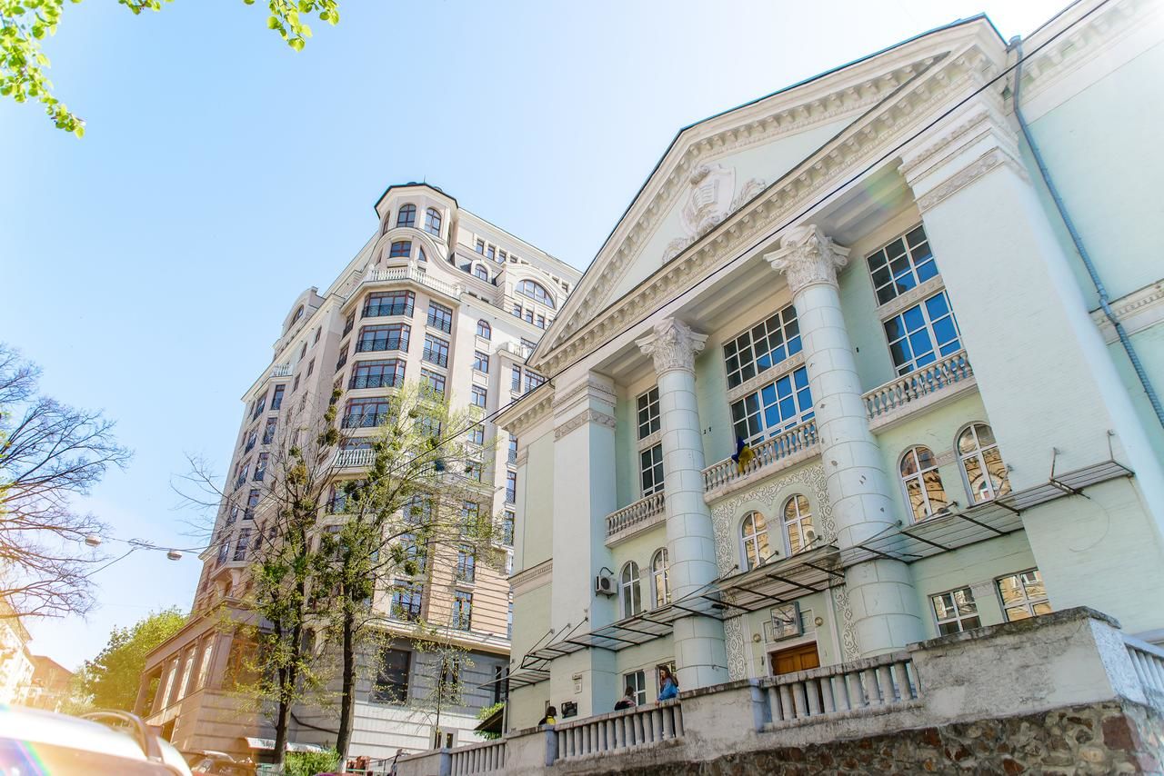 Хостелы Globus Lipki Hostel Киев