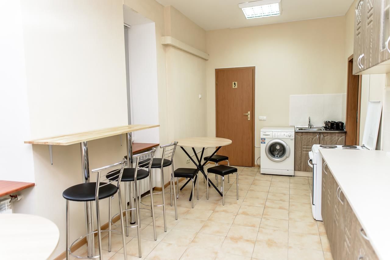 Хостелы Globus Lipki Hostel Киев-19