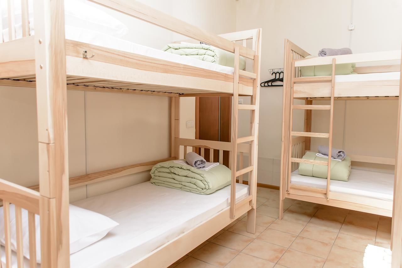 Хостелы Globus Lipki Hostel Киев