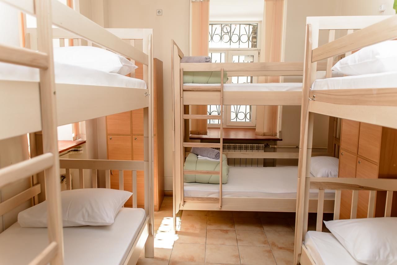 Хостелы Globus Lipki Hostel Киев
