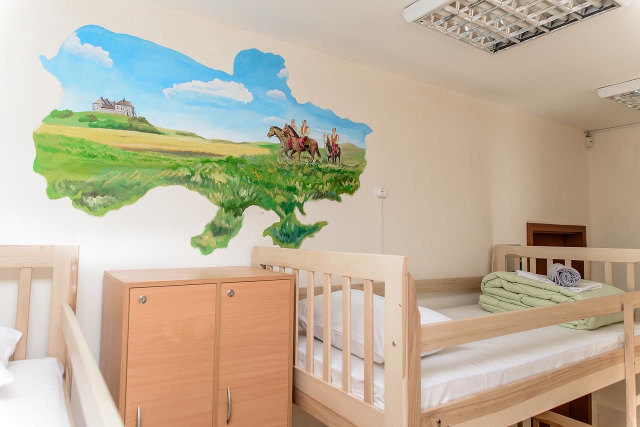 Хостелы Globus Lipki Hostel Киев