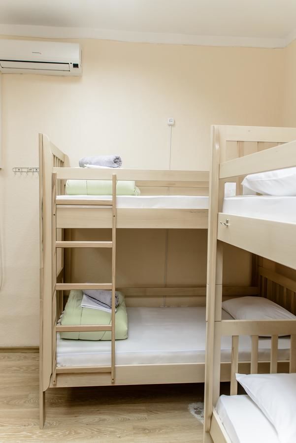 Хостелы Globus Lipki Hostel Киев