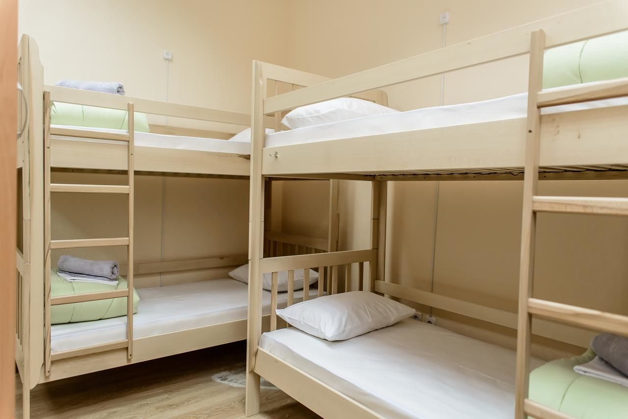 Хостелы Globus Lipki Hostel Киев-44