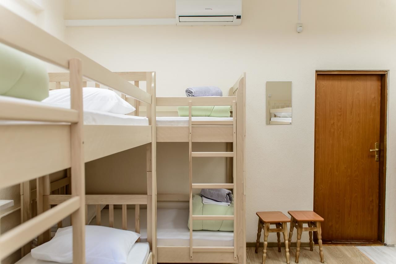 Хостелы Globus Lipki Hostel Киев