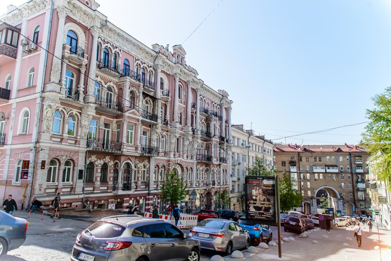 Хостелы Globus Lipki Hostel Киев